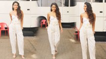 Kareena Kapoor Khan looks stylish in Off-Shoulder Ash-Colour Jumpsuit | Boldsky