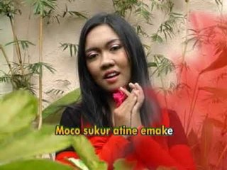 Kembang Gelang - Pipit Yuniar (Official Music Video)
