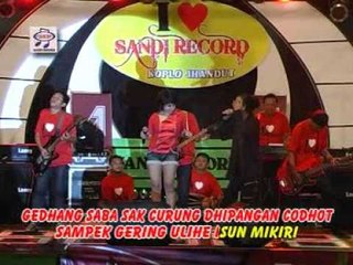 Demy feat Ana Lorizta -  Kesemsem (Official Music Video)