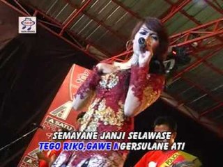 Suliana -  Mungkir (Official Music Video)