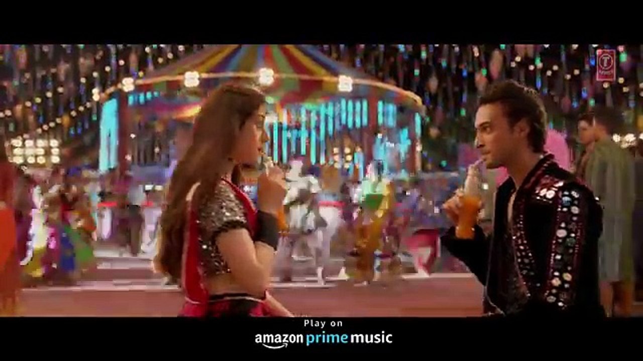 Dholida_Video__LOVEYATRI__Aayush_Sharma__Warina_H_Neha_Kakkar_2C_Udit_N_2C_Palak_M_2C_Raja_H_2CTanishk_B