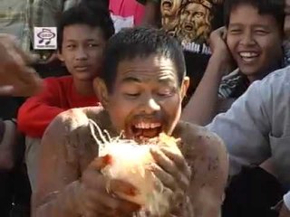 Jaranan Pegon Pria Manusia Ngupas Kelapa [Official Music Video]
