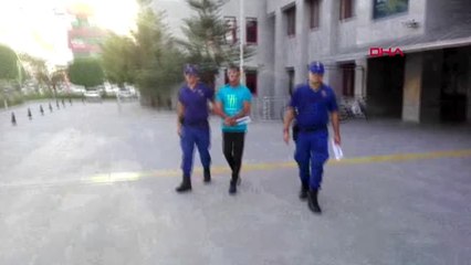 Antalya Kıskançlıktan Sevgilisini Bıçakladı, 'Kafanı Kesip Ambulansın Önüne Atacağım' Dedi