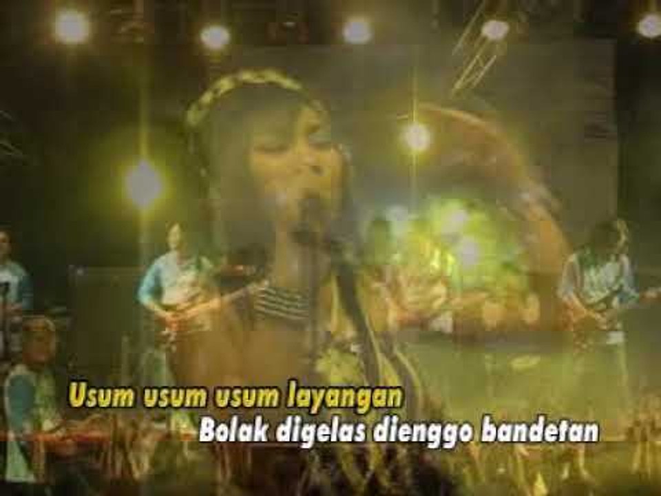 Fitri Tamara Bintang Pantura - Layangan [Official Music Video]