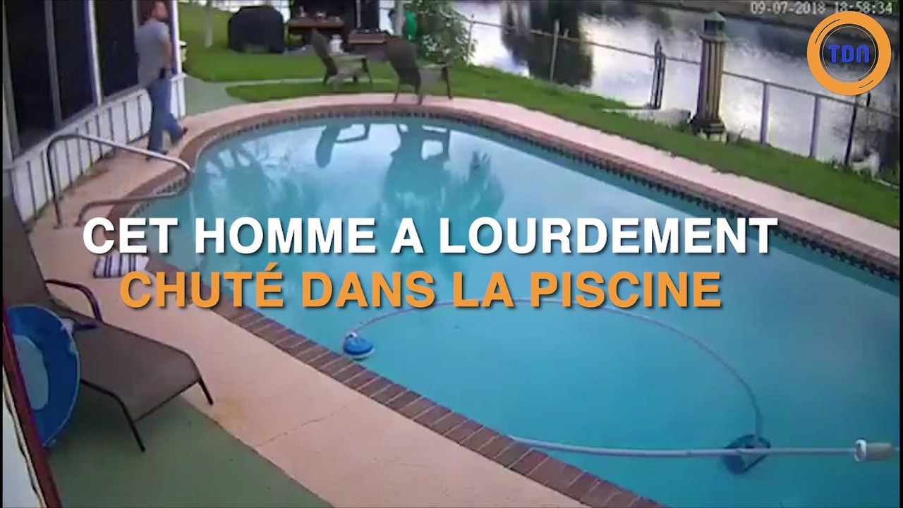 Cet homme est tombé bêtement dans une piscine !