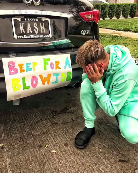 BEEP FOR A BLOWJOB ON MY TAXI (HE GOT SO MAD