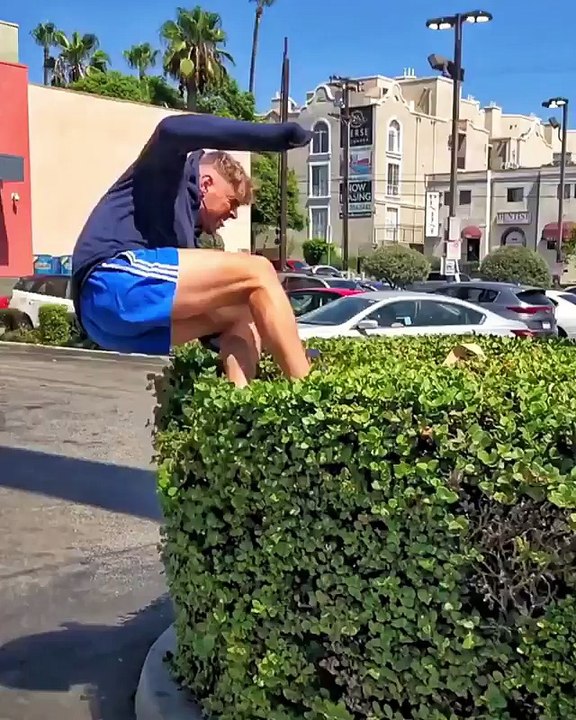 ITS TALKING SH*T BRO ‍♂️