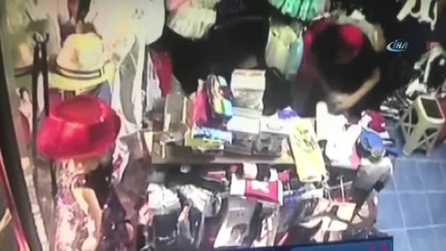 Sakarya'da Hırsızlık Anı Güvenlik Kamerasına Yansıdı