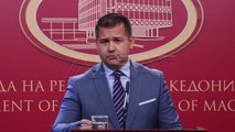 Skandal, Qeveria nuk përfill gjuhën shqipe