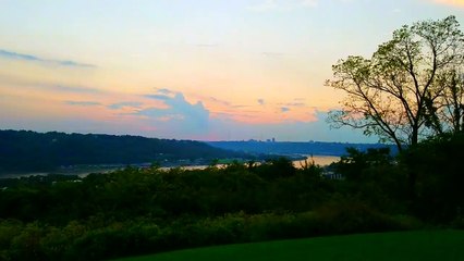 ظهور شمس حمراء ثانية.. حقيقة أم خدعة إنترنت؟