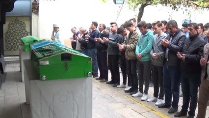 Lise Öğrencisi Sokak Ortasında İntihar Etti