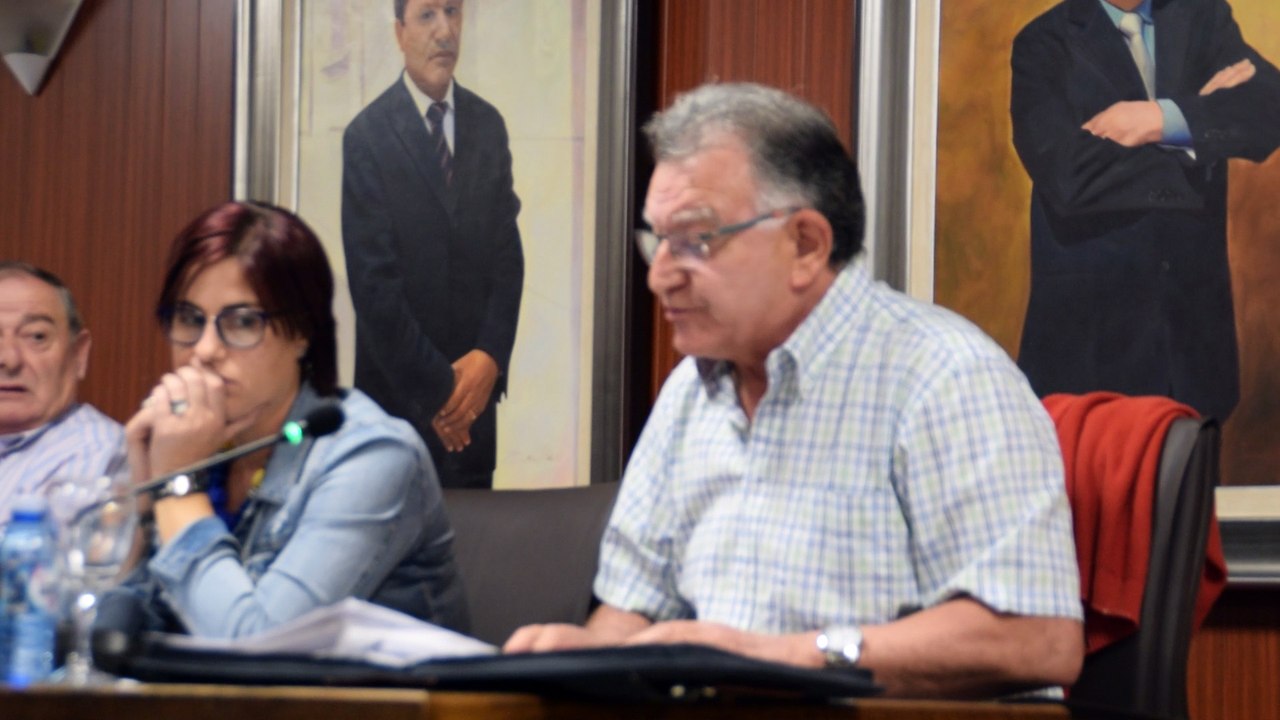Modesto Rivas - Debate piscina