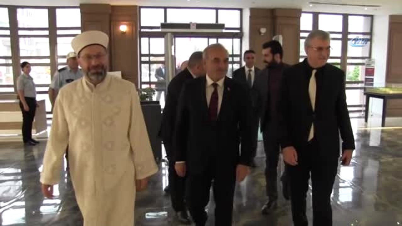 Ali Erbaş: "Belediye Başkanlığı Gönül Doktorluğudur"