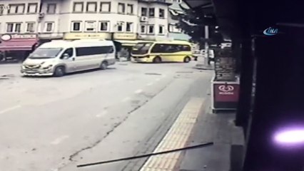 Patlamanın şiddeti bölgedeki işyerlerinin kameralarına böyle yansıdı