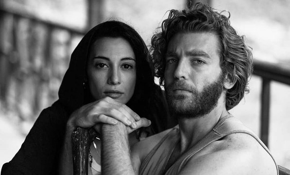 Έκπληξη στον Γιάννη Ποιμενίδη για τα γενέθλιά του και το τρυφερό φιλί στη Σαμαρά