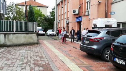 Anne ve babasını bıçaklayan genç akıl hastanesine sevk edildi