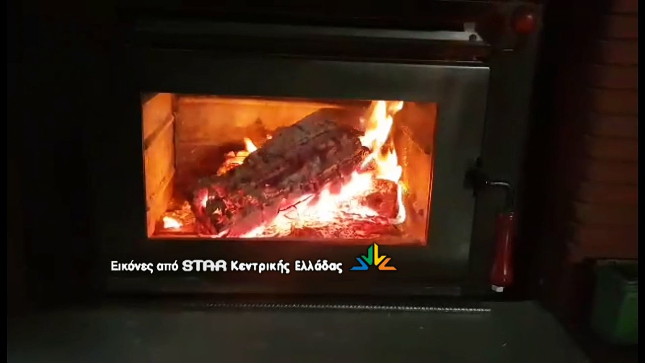 Άναψαν τα τζάκια στο Καρπενήσι