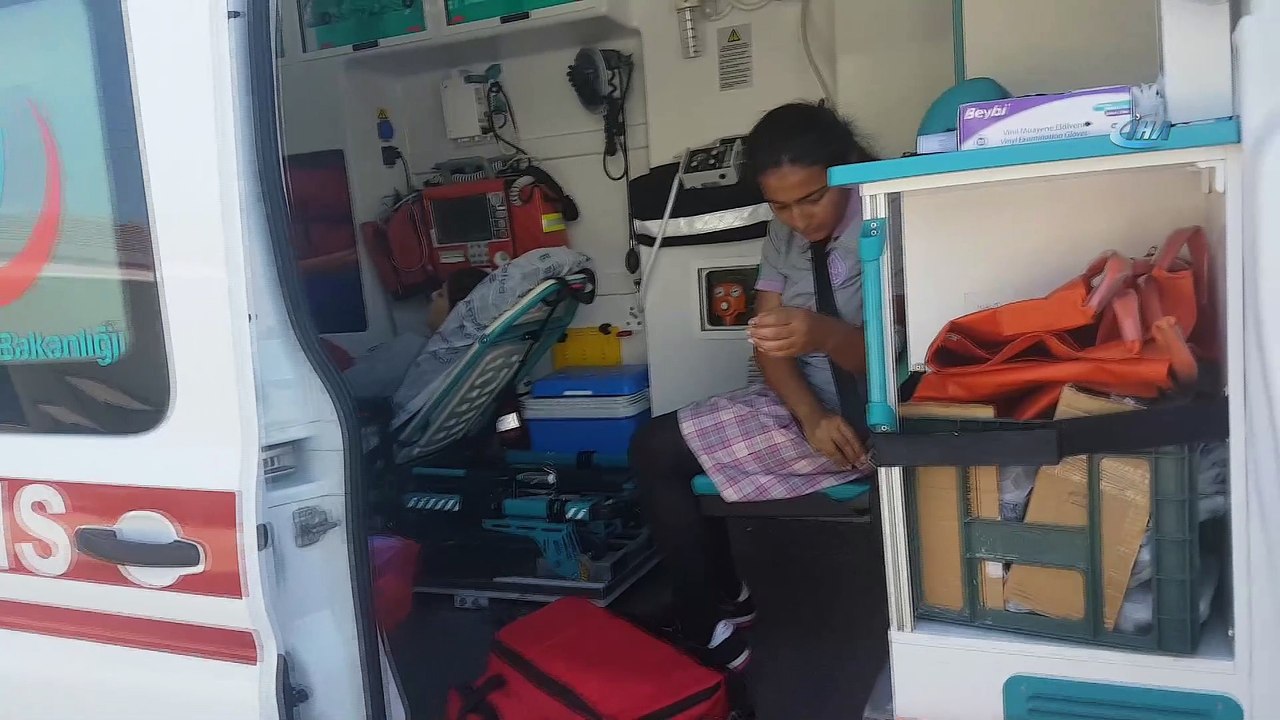 Antalya’da 50 ortaokul öğrencisi karın ağrısı ş...
