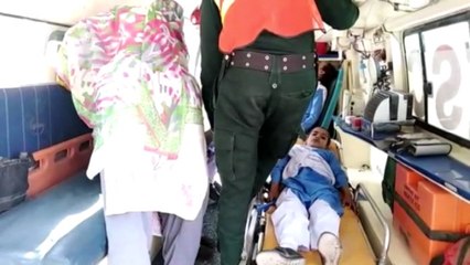 Havai Fişeklerden Yayılan Gaz 20 Öğrenciyi Hastanelik Etti