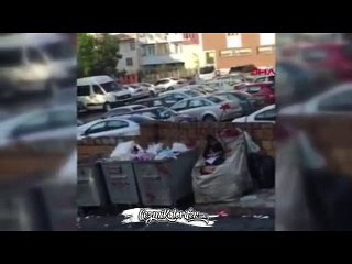 Atık Toplama Aracında Ders Çalışan Çocuk