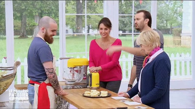 Cyril Lignac pas du tout inspiré par un gâteau raté d'un candidat du Meilleur pâtissier - Regardez