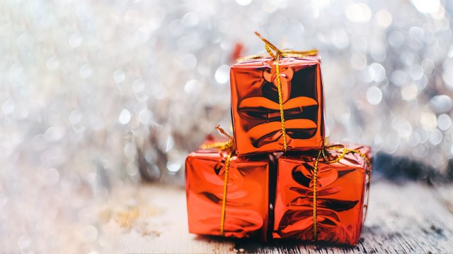 Vastu Tips: 5 Unlucky Gifts to avoid | किसी को भी भूलकर न दें उपहार में ये 5 चीज़े | Boldsky