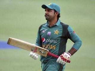 രക്ഷയായത് ഷൊയ്ബ് മാലിക്കിന്റെ പ്രകടനം | Oneindia Malayalam