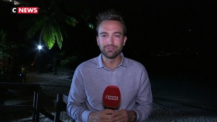 Emmanuel Macron arrive en Martinique, la tempête Kirk aussi