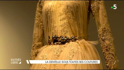 La dentelle sous toutes ses coutures