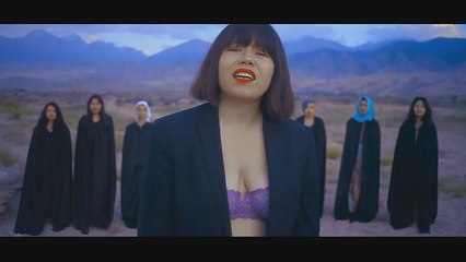 Киргизской девушке угрожают за феминистский клип