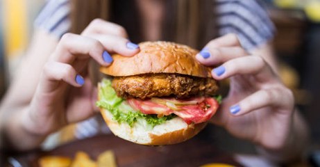 Un rapport parlementaire préconise des mesures contre la malbouffe
