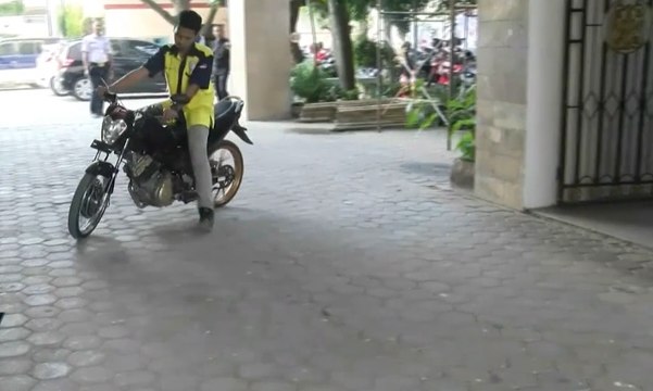 Motor Berbahan Bakar Minyak & Listrik Karya Mahasiswa