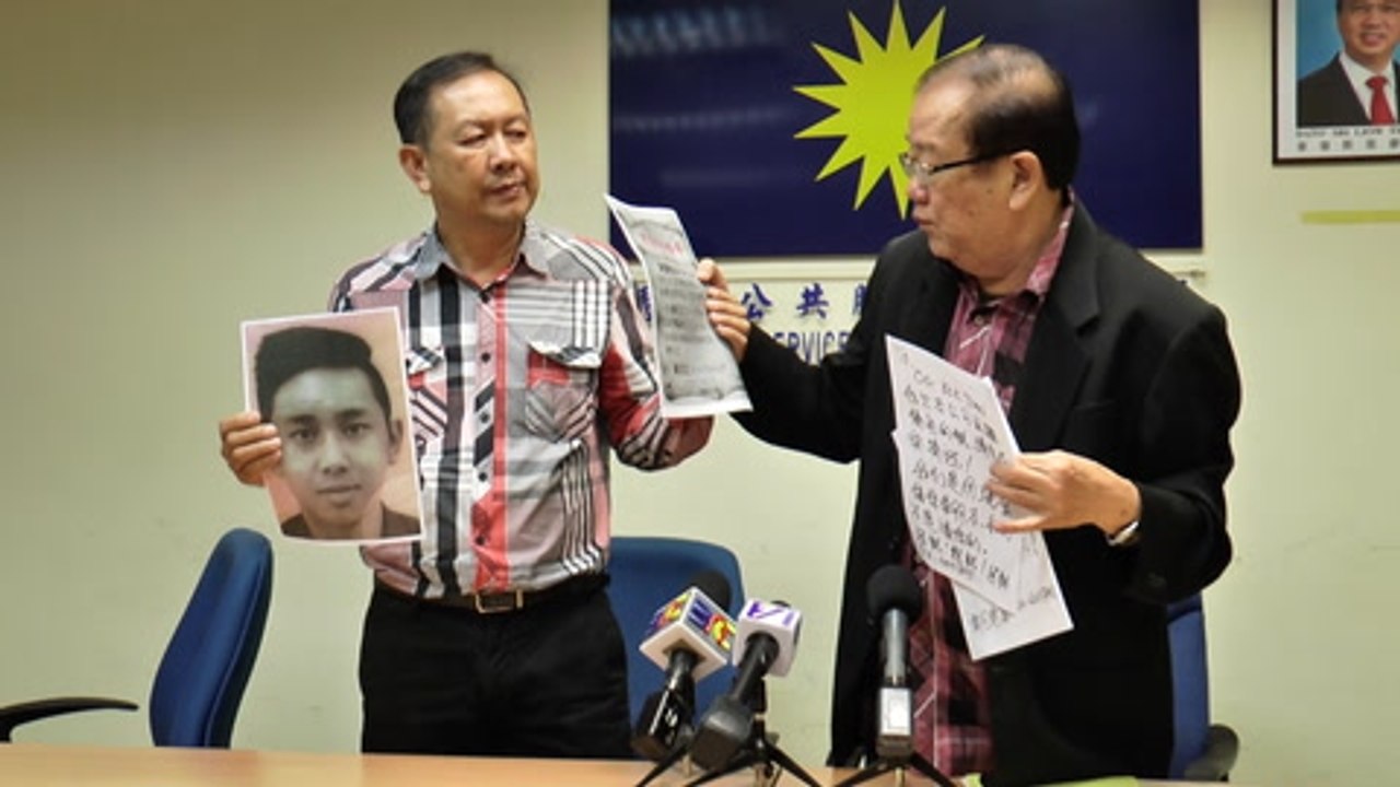 Furniture maker disowns son over gambling debt