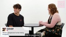 Noah Centineo y Shannon Purser en una batalla de cumplidos [subtitulado]