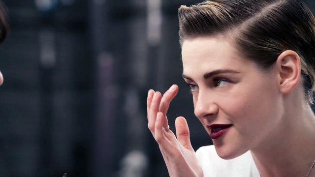 Exclu Vogue : Rejoignez la conversation entre Kristen Stewart et Lucia Pica, Global Creative Designer pour le Maquillage et la Couleur de Chanel