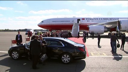 (TEKRAR) Türkiye Cumhurbaşkanı Erdoğan Almanya’da - Havalimanı karşılama - BERLİN