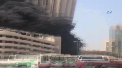 Kuveyt'te Banka Binasında Yangın