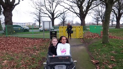 100 LOL Surprise Dolls Toy Hunt - Power Wheels Ride On Car (2)