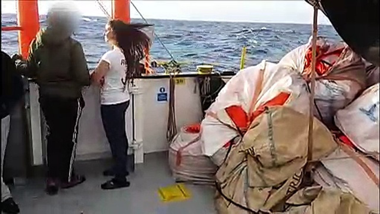 L'Aquarius toujours en mer en attendant d'accoster à Malte