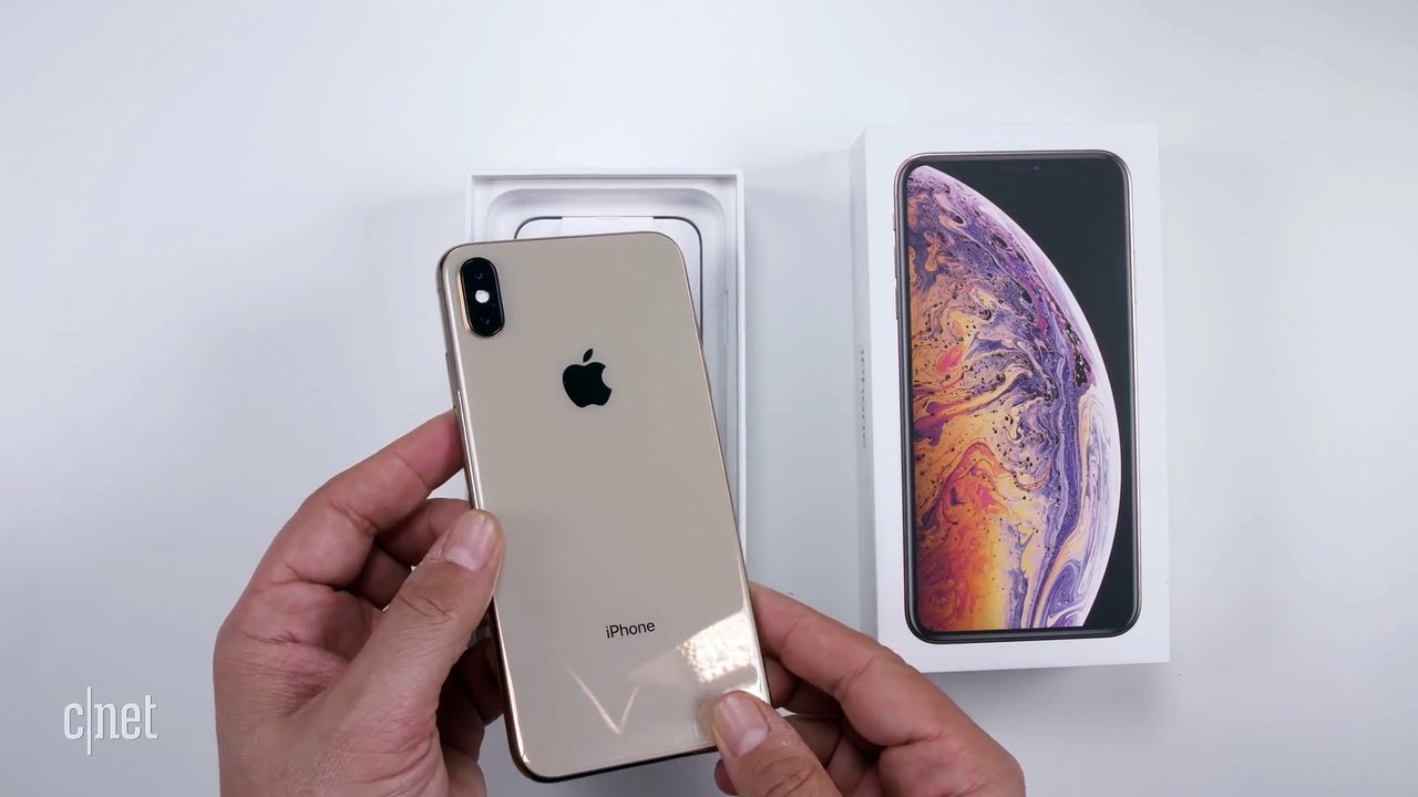 iPhone XS Max, unboxed