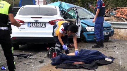 Muğla’da iki otomobil böyle çarpıştı: 2 ölü, 5 yaralı