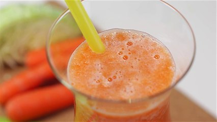 Cómo preparar zumo de col y zanahorias para controlar la ansiedad