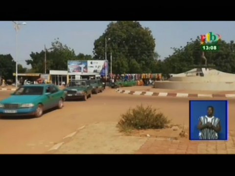 RTB/Les conducteurs de taxis sillonnent les artères de la ville de Ouagadougou pour soutenir les forces de sécurité après l’attaque terroriste