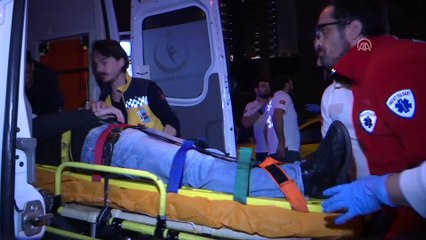 Şişli'de otobüs köprü ayağına çarptı - İSTANBUL