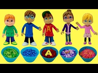 LEARN COLORS w/ CHIPMUNKS and MAGIC MICROWAVE Toys Let's Bake Cupcakes