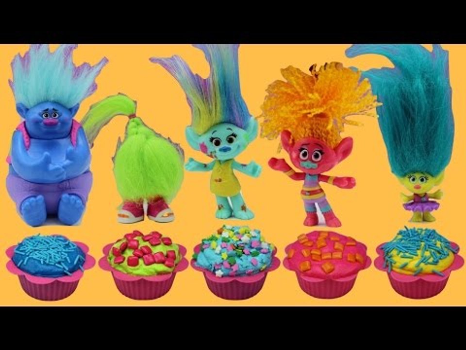 TROLLS Magic Microwave LEARN COLORS with Cupcakes and Sprinkles video