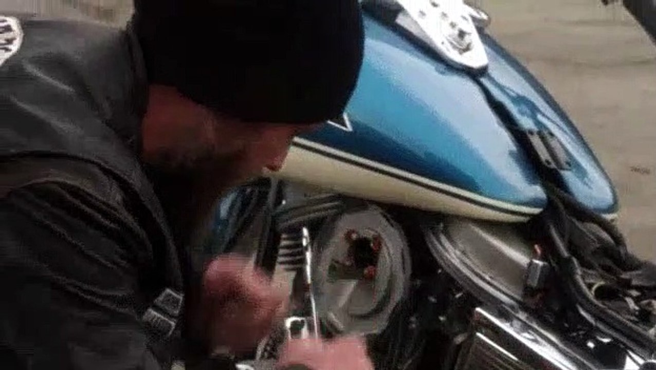 Sons of Anarchy S02E11 - Service