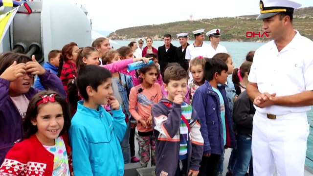 Deniz Zaferi’nin yıl dönümünde savaş gemisi ziyarete açıldı