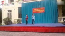 Học sinh tiểu học dẫn chương trình bằng Tiếng Anh