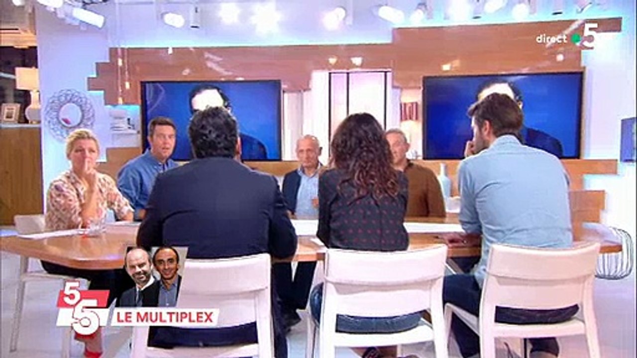 L'incroyable protection d'Eric Zemmour alors qu'il sort d'une séance de dédicaces dans une librairie parisienne